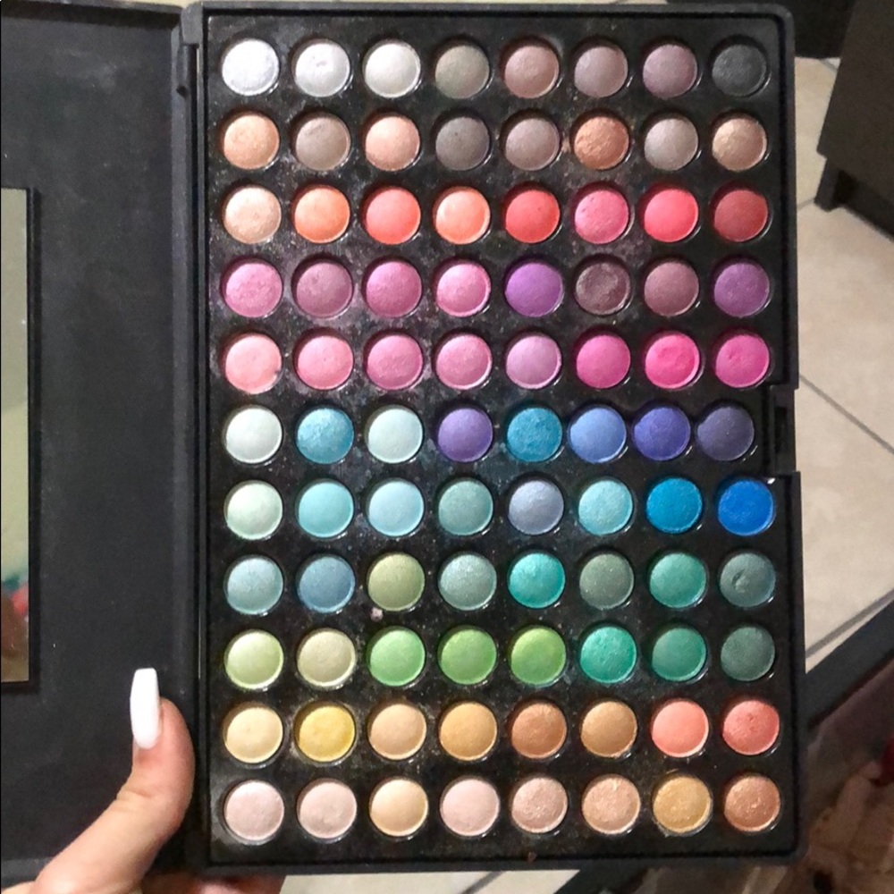 Makeup - Picture 4 of 4